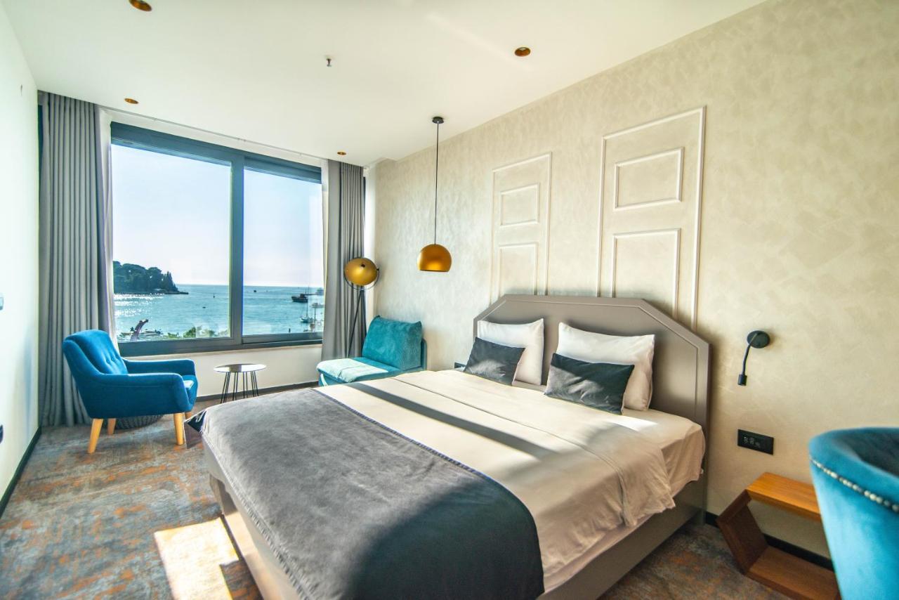 Hotel Delfin Rovinj Exteriör bild